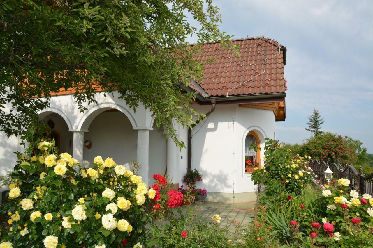 Pension Restaurant Rosenberg Hotel Jennersdorf Exterior photo